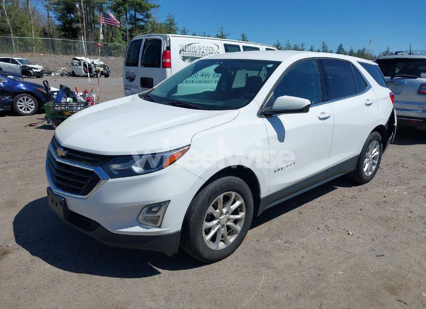 Photo 2 of 2020 Chevrolet Equinox AWD LT 1.5L TURBO (VIN 2GNAXUEV2L6105704)