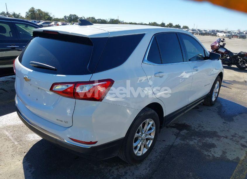 Photo 4 of 2020 Chevrolet Equinox LT (VIN 2GNAXUEV2L6208430)