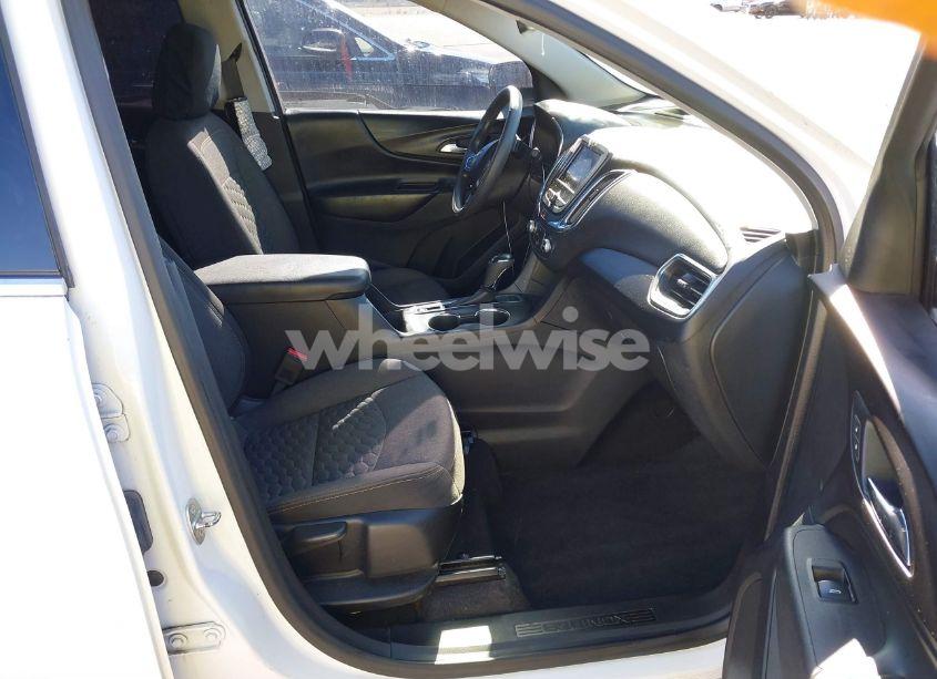 Photo 5 of 2020 Chevrolet Equinox LT (VIN 2GNAXUEV2L6208430)