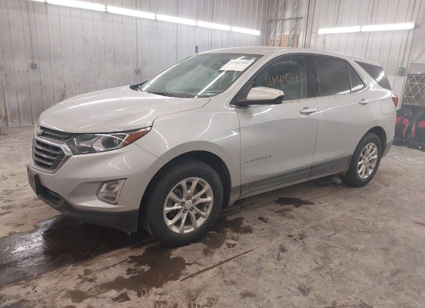 Photo 2 of 2020 Chevrolet Equinox AWD LT 1.5L TURBO (VIN 2GNAXUEV2L6221842)