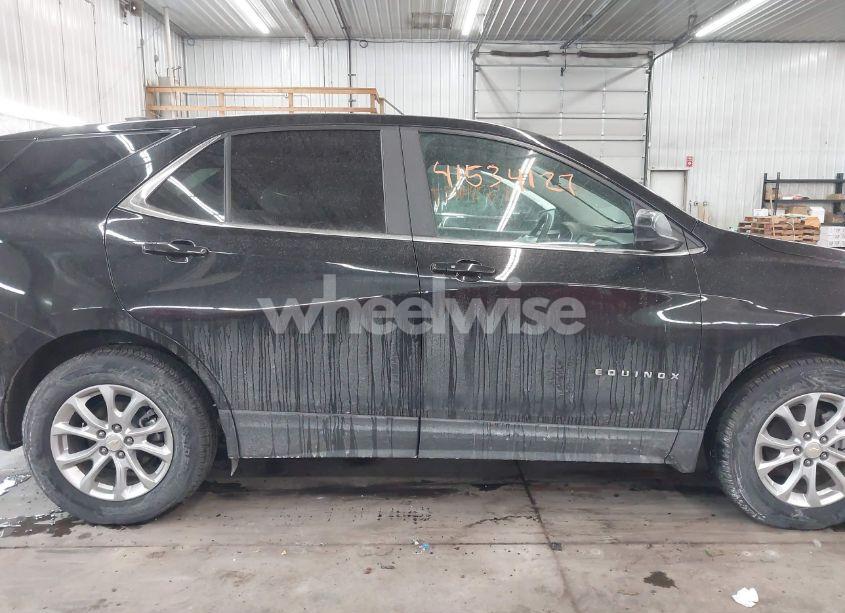 Photo 13 of 2021 Chevrolet Equinox AWD LT (VIN 2GNAXUEV2M6139109)