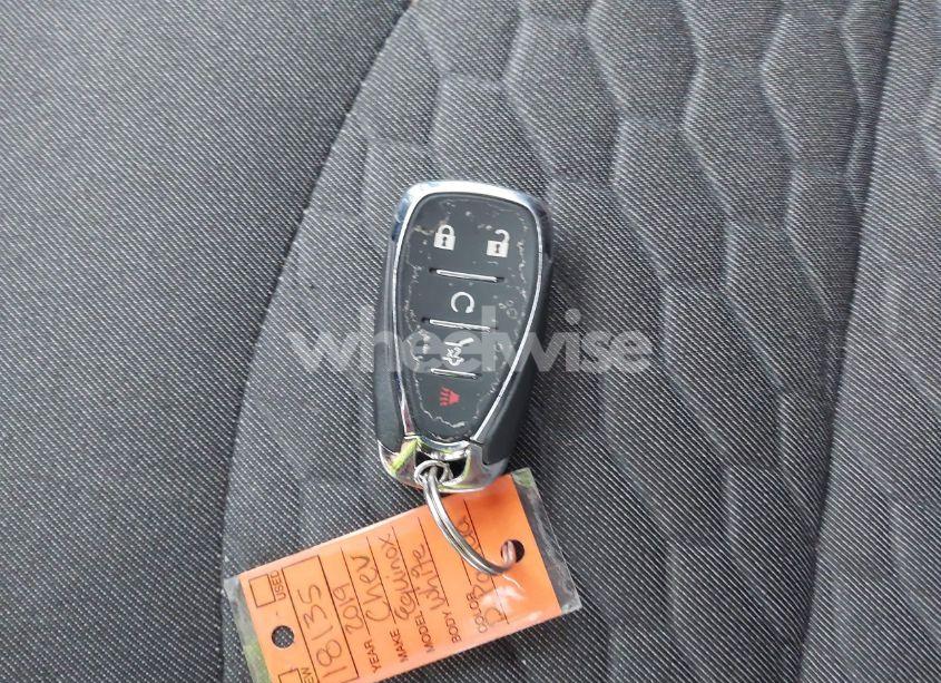 Photo 11 of 2019 Chevrolet Equinox LT (VIN 2GNAXUEV3K6196500)