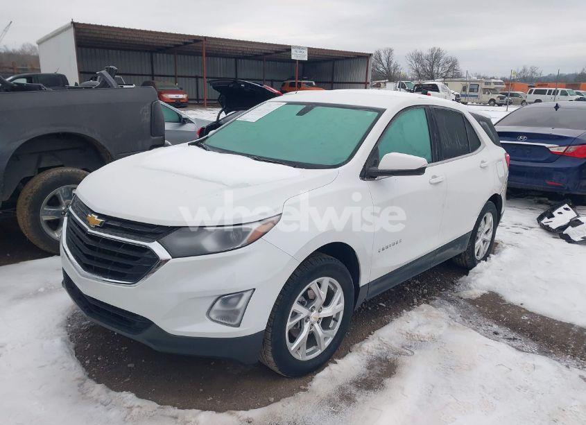 Photo 2 of 2019 Chevrolet Equinox LT (VIN 2GNAXUEV3K6196500)