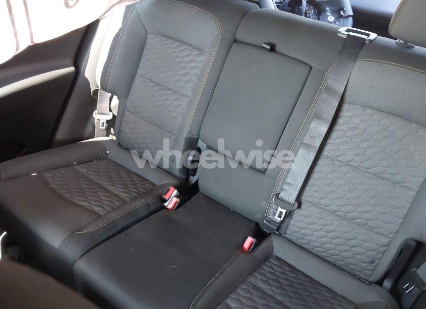 Photo 8 of 2019 Chevrolet Equinox LT (VIN 2GNAXUEV3K6201758)