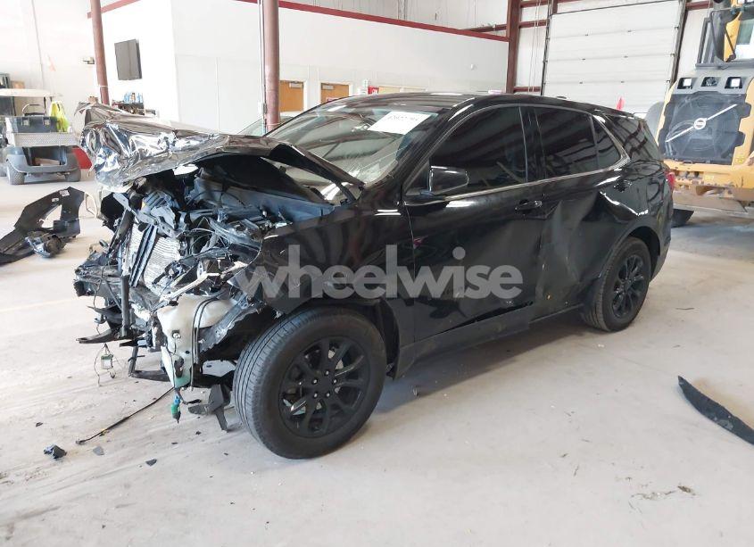 Photo 2 of 2019 Chevrolet Equinox LT (VIN 2GNAXUEV3K6228796)