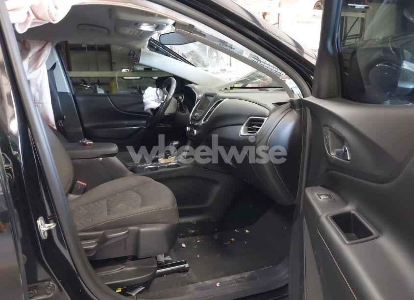 Photo 5 of 2019 Chevrolet Equinox LT (VIN 2GNAXUEV3K6228796)