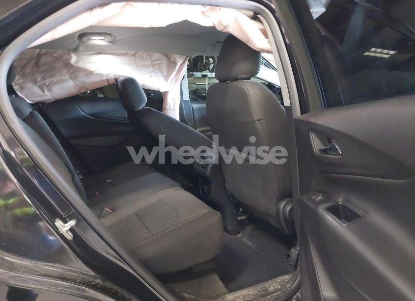 Photo 8 of 2019 Chevrolet Equinox LT (VIN 2GNAXUEV3K6228796)