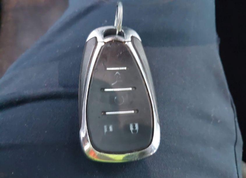 Photo 11 of 2019 Chevrolet Equinox LT (VIN 2GNAXUEV3K6250538)