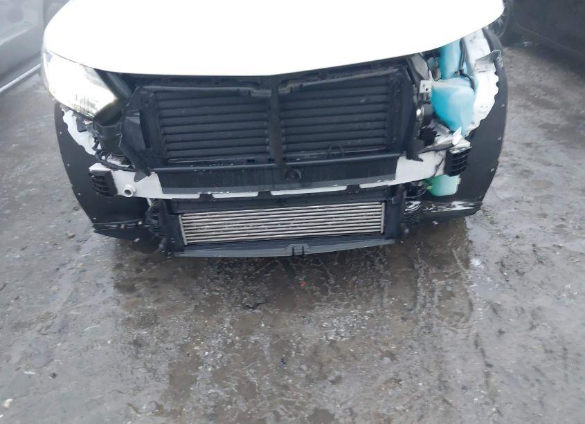 Photo 18 of 2019 Chevrolet Equinox LT (VIN 2GNAXUEV3K6250538)