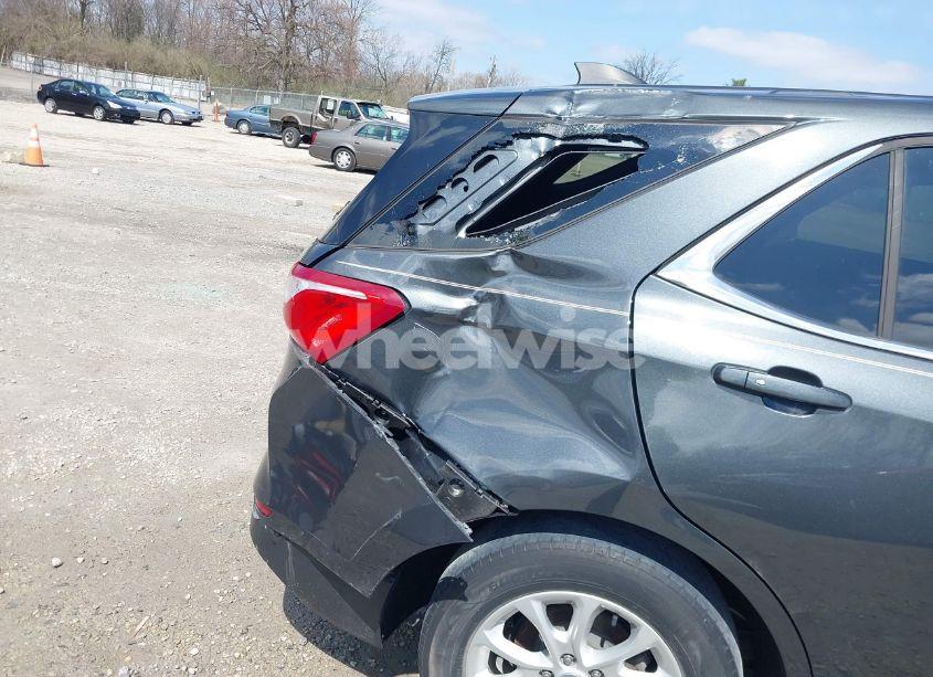 Photo 20 of 2019 Chevrolet Equinox LT (VIN 2GNAXUEV3K6258168)