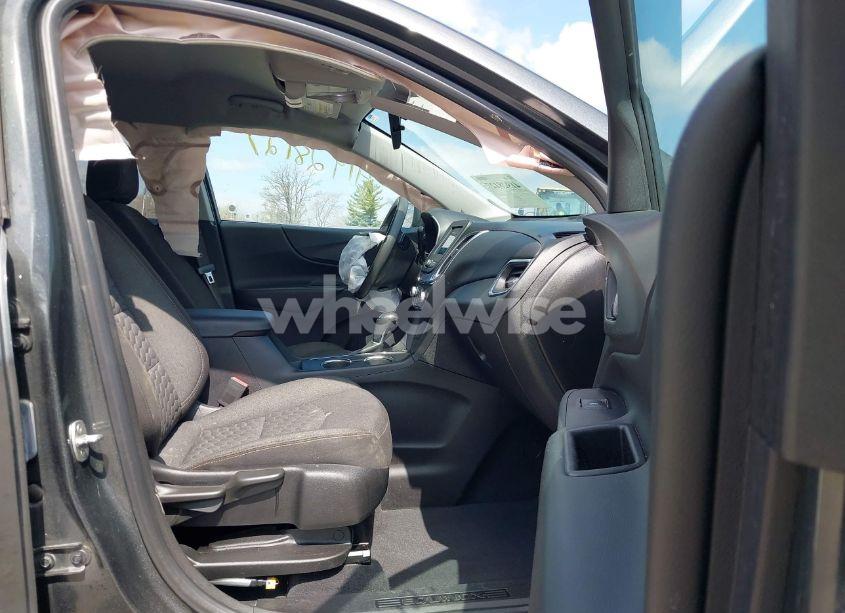 Photo 5 of 2019 Chevrolet Equinox LT (VIN 2GNAXUEV3K6258168)