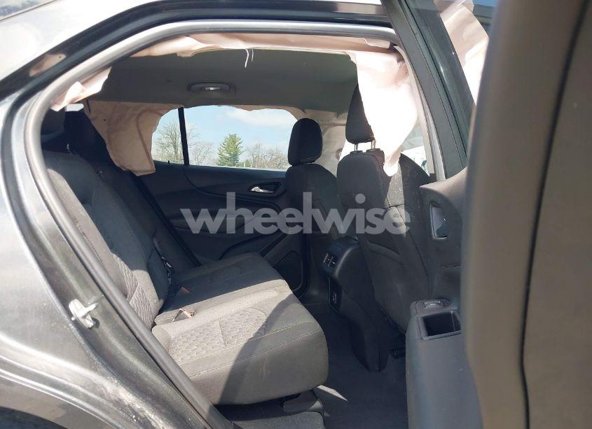 Photo 8 of 2019 Chevrolet Equinox LT (VIN 2GNAXUEV3K6258168)