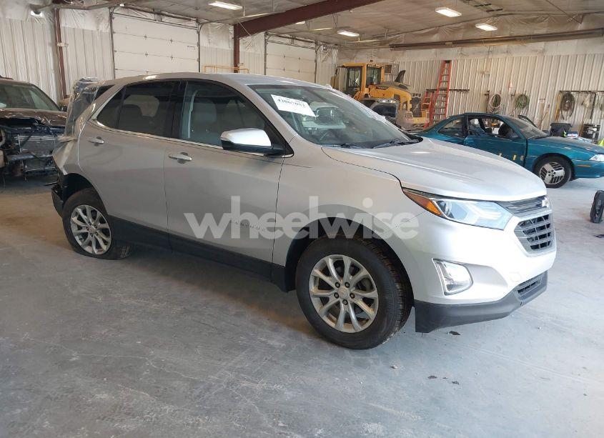 2019 Chevrolet Equinox LT (VIN 2GNAXUEV3K6307224) main photo