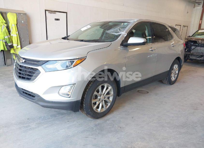 Photo 2 of 2019 Chevrolet Equinox LT (VIN 2GNAXUEV3K6307224)