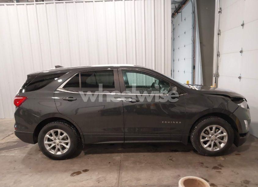 Photo 13 of 2021 Chevrolet Equinox AWD LT (VIN 2GNAXUEV3M6122593)