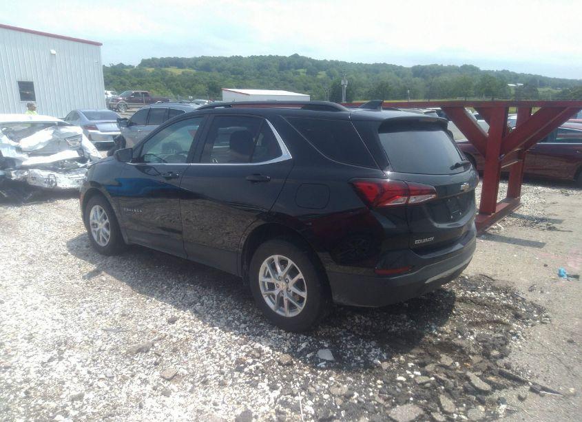 Photo 3 of 2022 Chevrolet Equinox AWD LT (VIN 2GNAXUEV3N6102538)