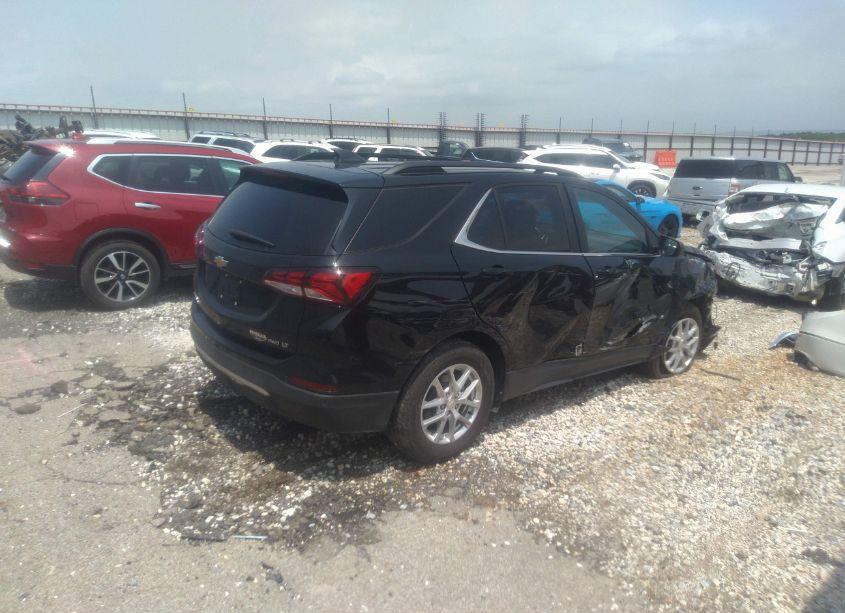 Photo 4 of 2022 Chevrolet Equinox AWD LT (VIN 2GNAXUEV3N6102538)