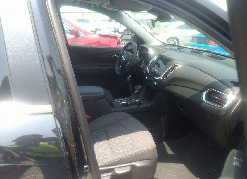Photo 5 of 2022 Chevrolet Equinox AWD LT (VIN 2GNAXUEV3N6102538)