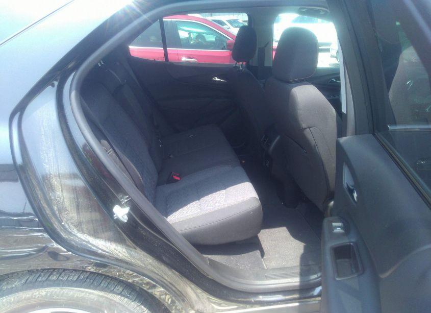 Photo 8 of 2022 Chevrolet Equinox AWD LT (VIN 2GNAXUEV3N6102538)