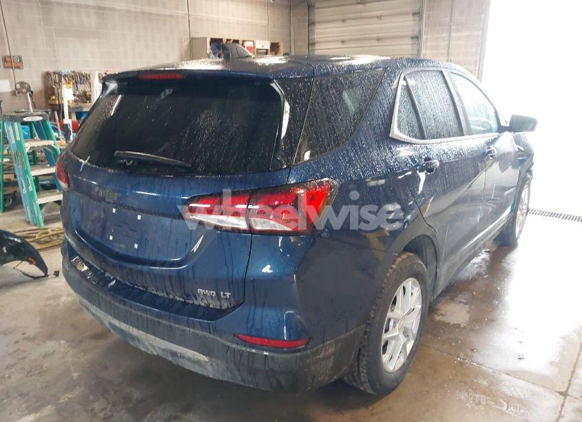 Photo 4 of 2022 Chevrolet Equinox AWD LT (VIN 2GNAXUEV3N6113863)
