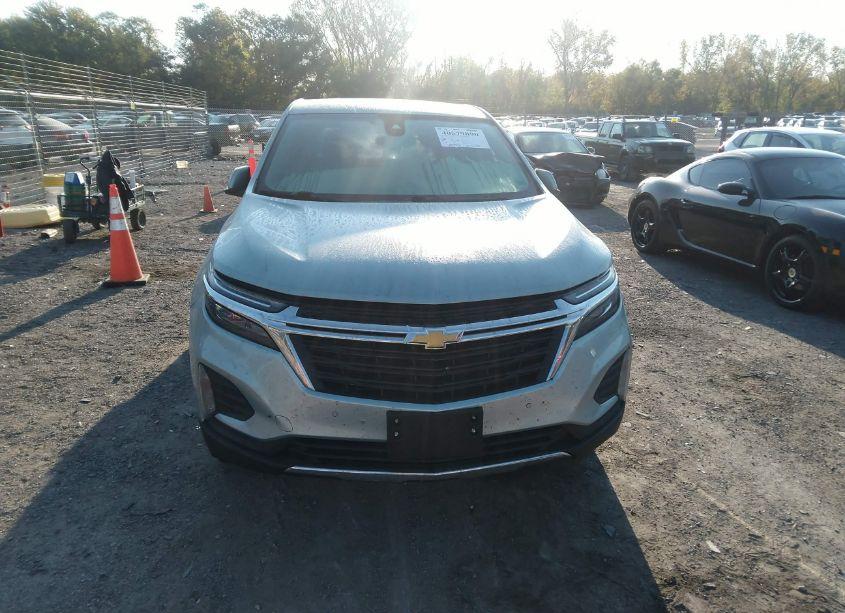 Photo 12 of 2022 Chevrolet Equinox AWD LT (VIN 2GNAXUEV3N6132249)