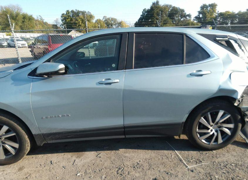 Photo 14 of 2022 Chevrolet Equinox AWD LT (VIN 2GNAXUEV3N6132249)