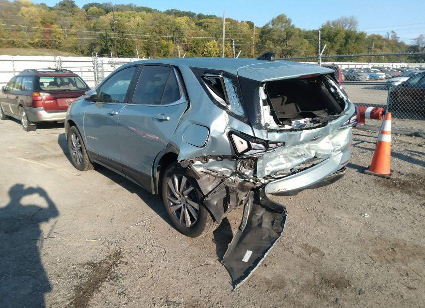 Photo 3 of 2022 Chevrolet Equinox AWD LT (VIN 2GNAXUEV3N6132249)