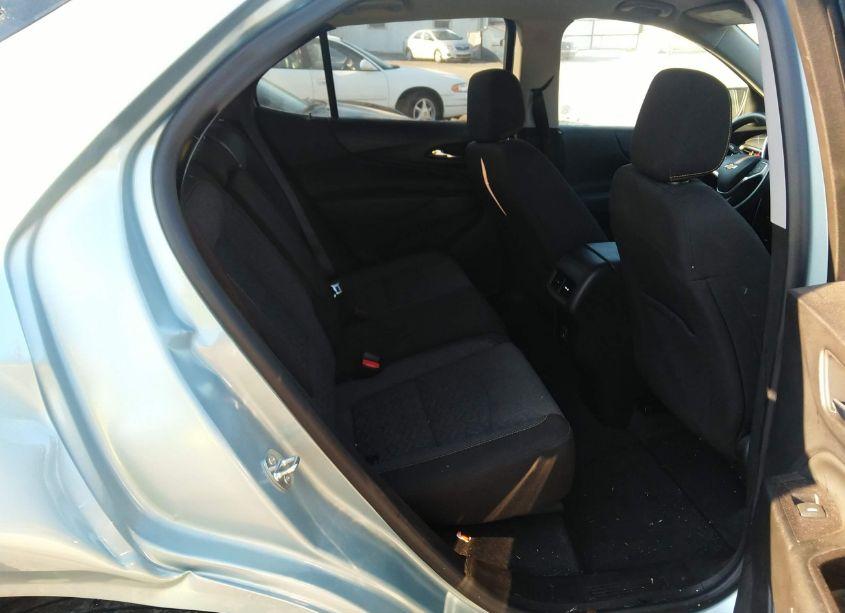 Photo 8 of 2022 Chevrolet Equinox AWD LT (VIN 2GNAXUEV3N6132249)