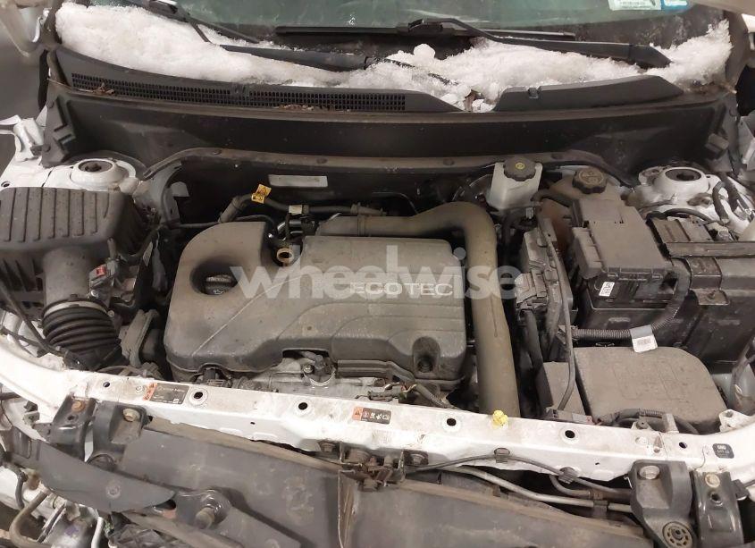 Photo 10 of 2019 Chevrolet Equinox LT (VIN 2GNAXUEV4K6116864)