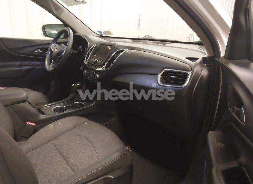 Photo 5 of 2019 Chevrolet Equinox LT (VIN 2GNAXUEV4K6116864)