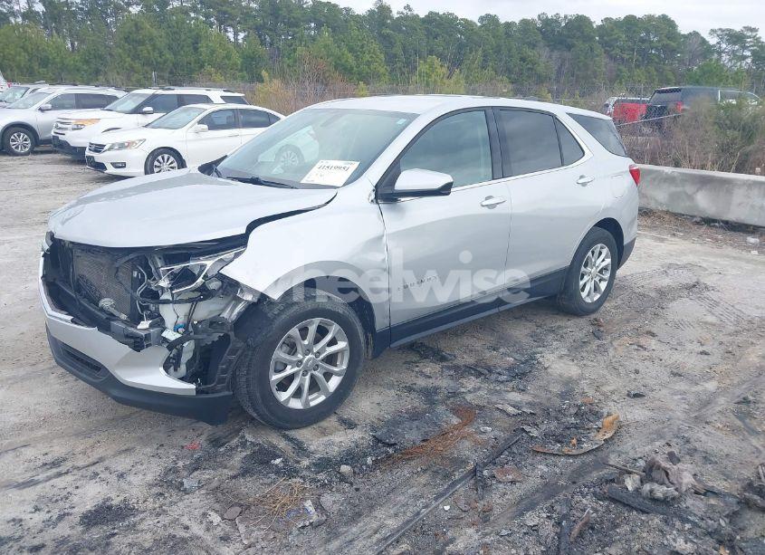 Photo 2 of 2019 Chevrolet Equinox LT (VIN 2GNAXUEV4K6168205)