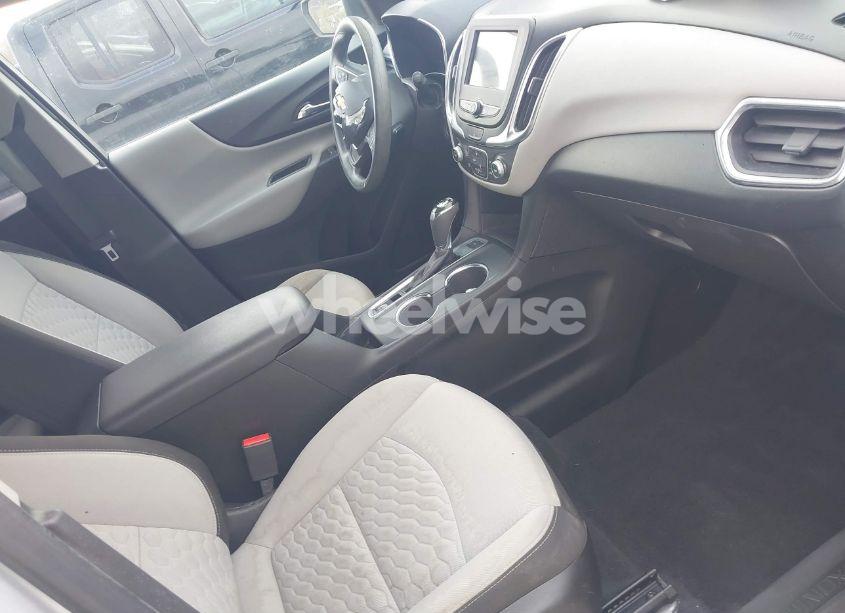 Photo 5 of 2019 Chevrolet Equinox LT (VIN 2GNAXUEV4K6168205)