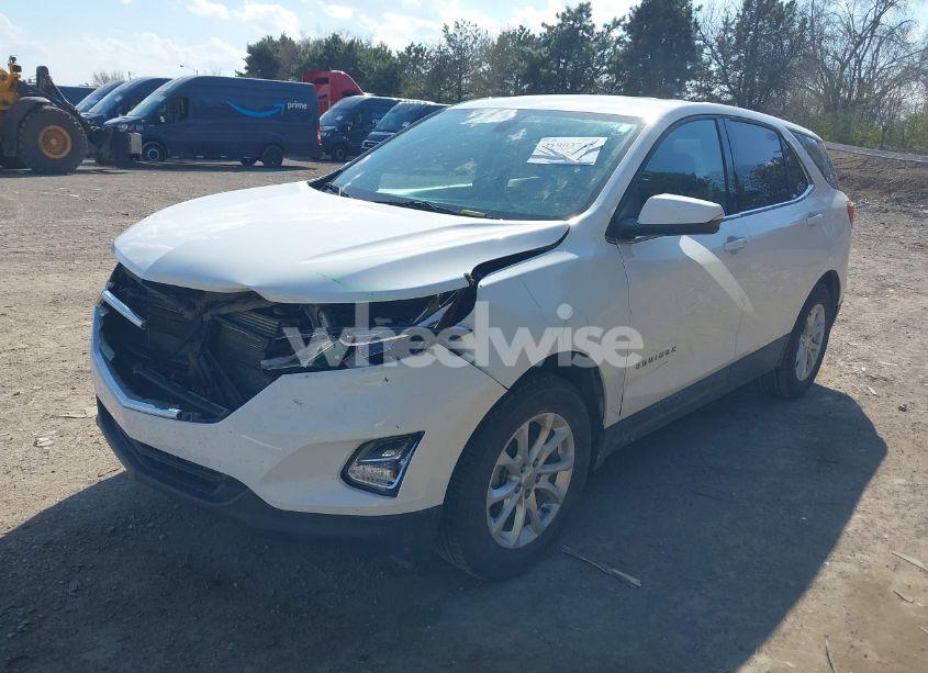 Photo 2 of 2019 Chevrolet Equinox LT (VIN 2GNAXUEV4K6233280)