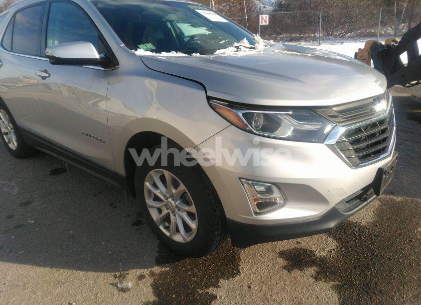 2019 Chevrolet Equinox LT (VIN 2GNAXUEV4K6267333) main photo