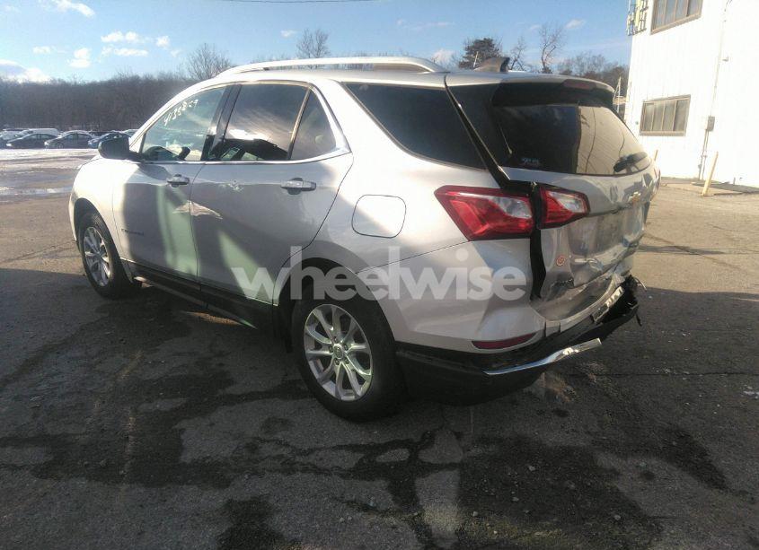 Photo 3 of 2019 Chevrolet Equinox LT (VIN 2GNAXUEV4K6267333)