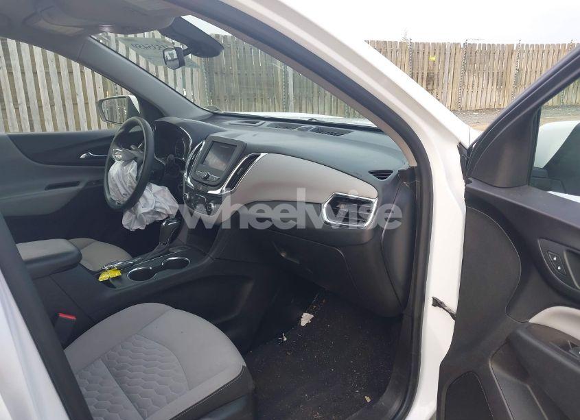 Photo 5 of 2021 Chevrolet Equinox AWD LT (VIN 2GNAXUEV4M6102899)