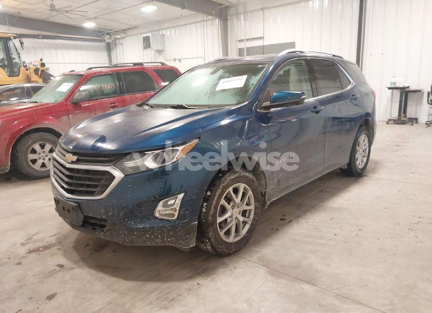 Photo 2 of 2019 Chevrolet Equinox LT (VIN 2GNAXUEV5K6149212)