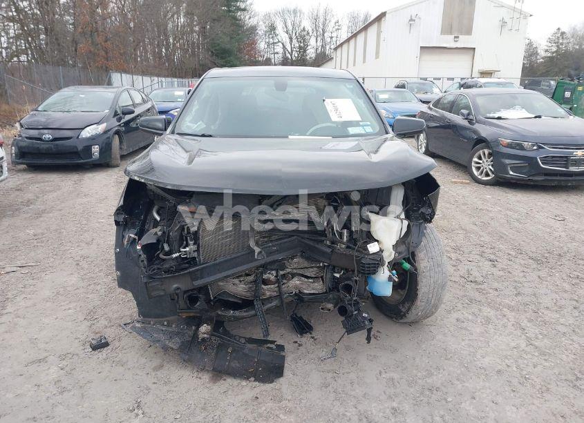 Photo 13 of 2019 Chevrolet Equinox LT (VIN 2GNAXUEV5K6184042)