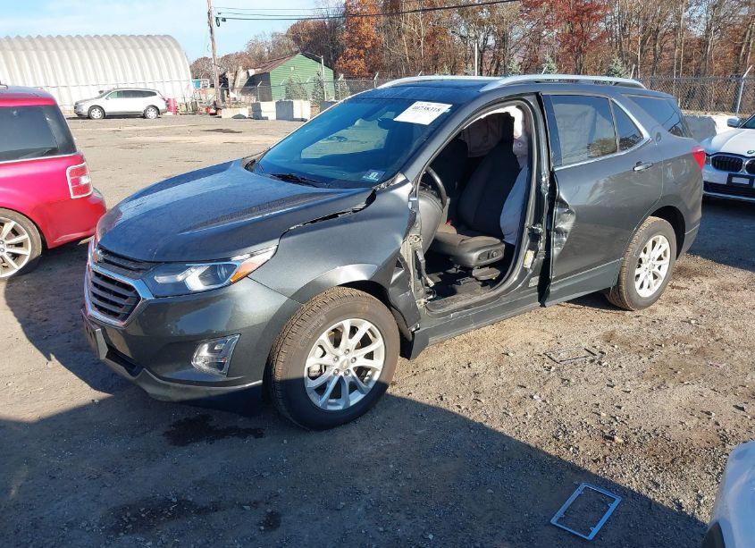 Photo 2 of 2019 Chevrolet Equinox LT (VIN 2GNAXUEV5K6226077)