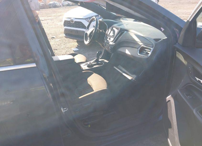 Photo 5 of 2019 Chevrolet Equinox LT (VIN 2GNAXUEV5K6226077)