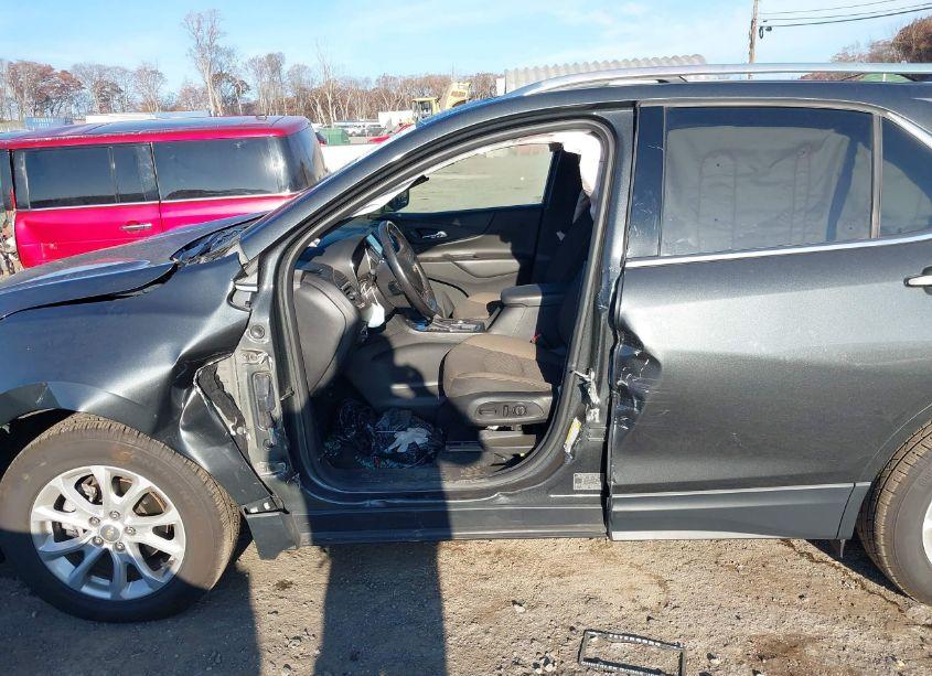 Photo 6 of 2019 Chevrolet Equinox LT (VIN 2GNAXUEV5K6226077)
