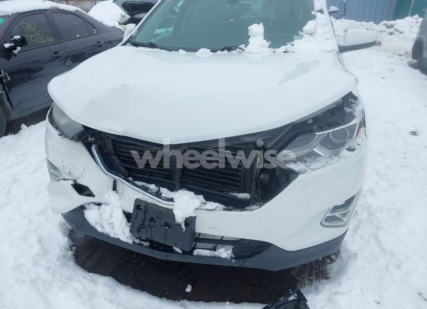 Photo 6 of 2019 Chevrolet Equinox LT (VIN 2GNAXUEV5K6229741)