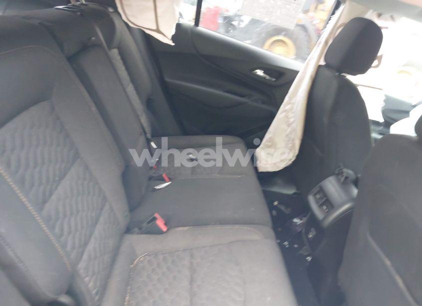 Photo 8 of 2019 Chevrolet Equinox LT (VIN 2GNAXUEV5K6231733)