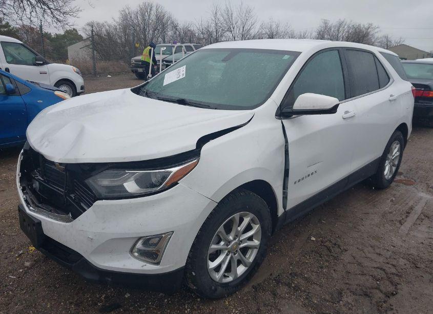 Photo 2 of 2019 Chevrolet Equinox LT (VIN 2GNAXUEV5K6260312)