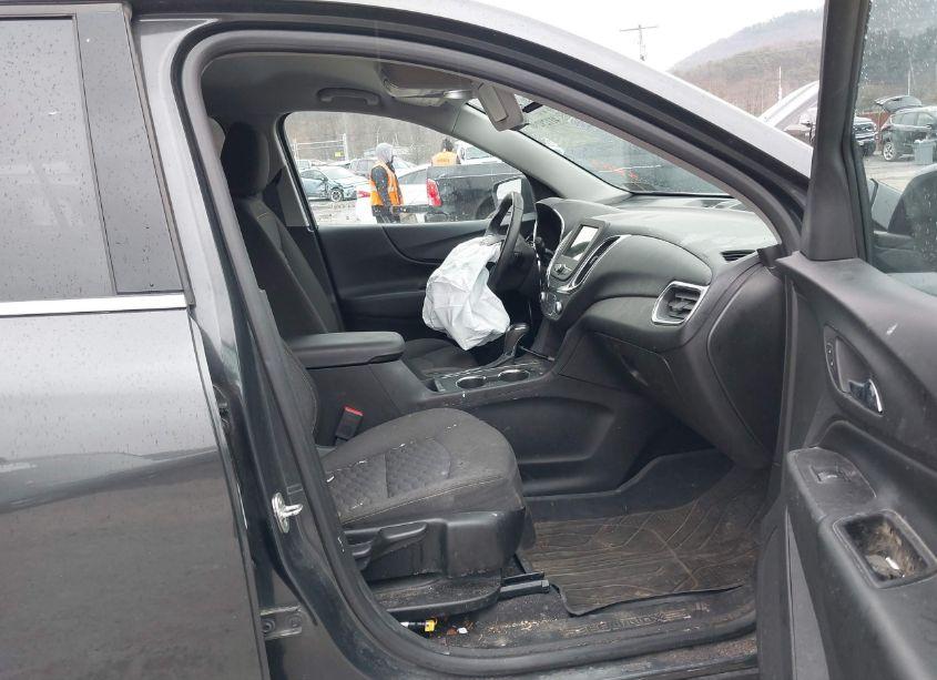 Photo 5 of 2019 Chevrolet Equinox LT (VIN 2GNAXUEV5K6305863)