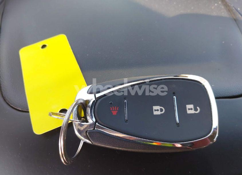 Photo 11 of 2021 Chevrolet Equinox AWD LT (VIN 2GNAXUEV5M6110090)