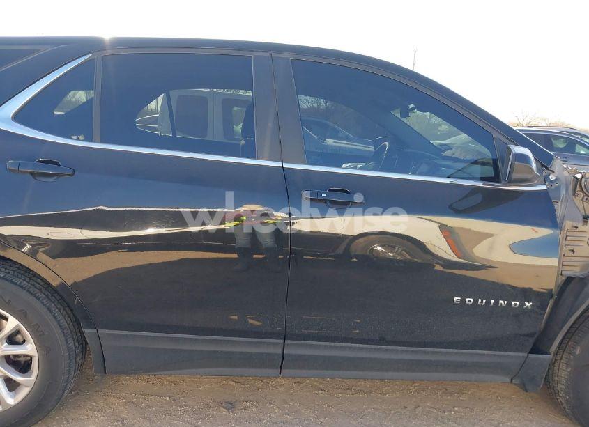 Photo 14 of 2021 Chevrolet Equinox AWD LT (VIN 2GNAXUEV5M6110090)