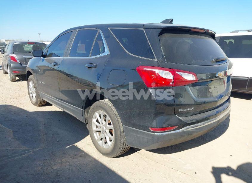 Photo 3 of 2021 Chevrolet Equinox AWD LT (VIN 2GNAXUEV5M6110090)