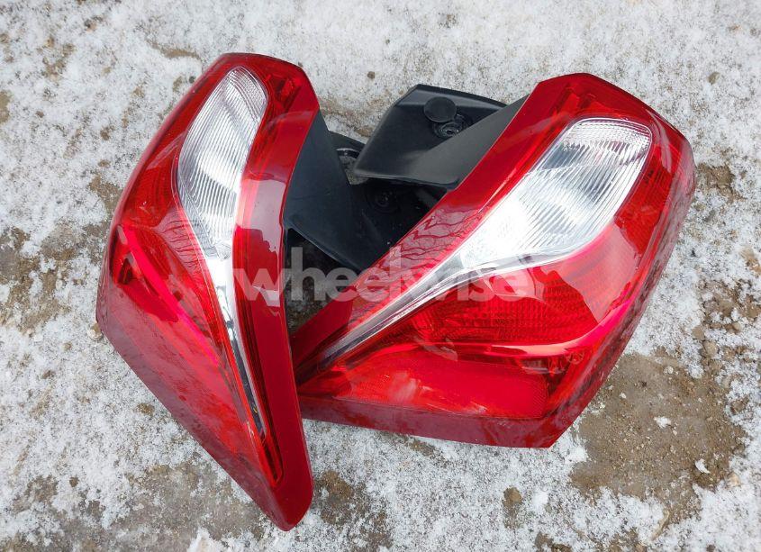 Photo 12 of 2021 Chevrolet Equinox AWD LT (VIN 2GNAXUEV5M6122482)