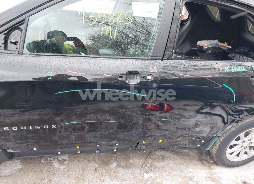 Photo 15 of 2021 Chevrolet Equinox AWD LT (VIN 2GNAXUEV5M6122482)